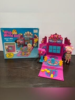VINTAGE 1988 KENNER WISH WORLD KIDS GRIN N WIN TV TELEVISION PLAYSET W DOLL
